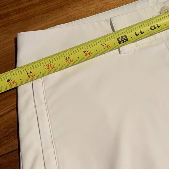 Nike golf, tennis, pickleball skort, Sz 10, EUC, pockets, front zip, all white - Picture 10 of 16